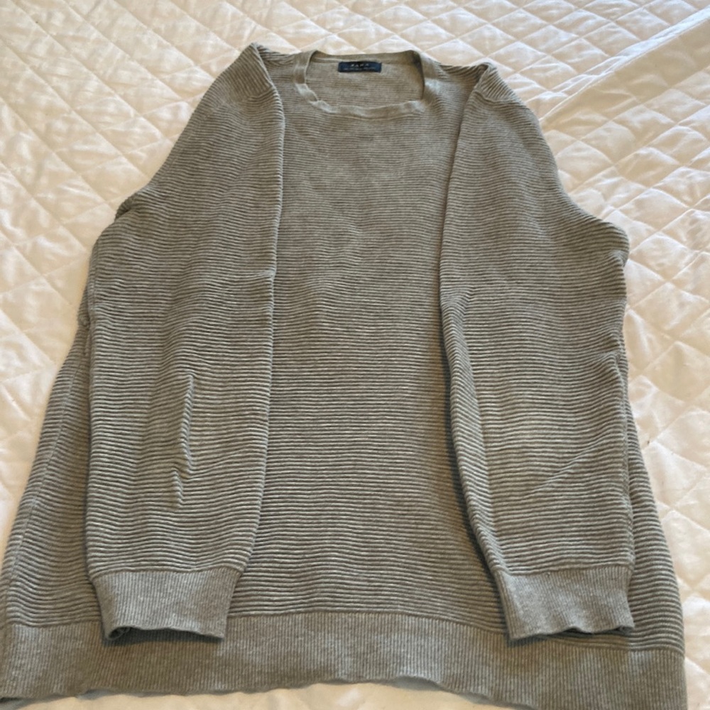Men’s Zara sweater in good condition.